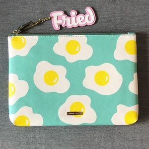 Studio DIY Egg Clutch